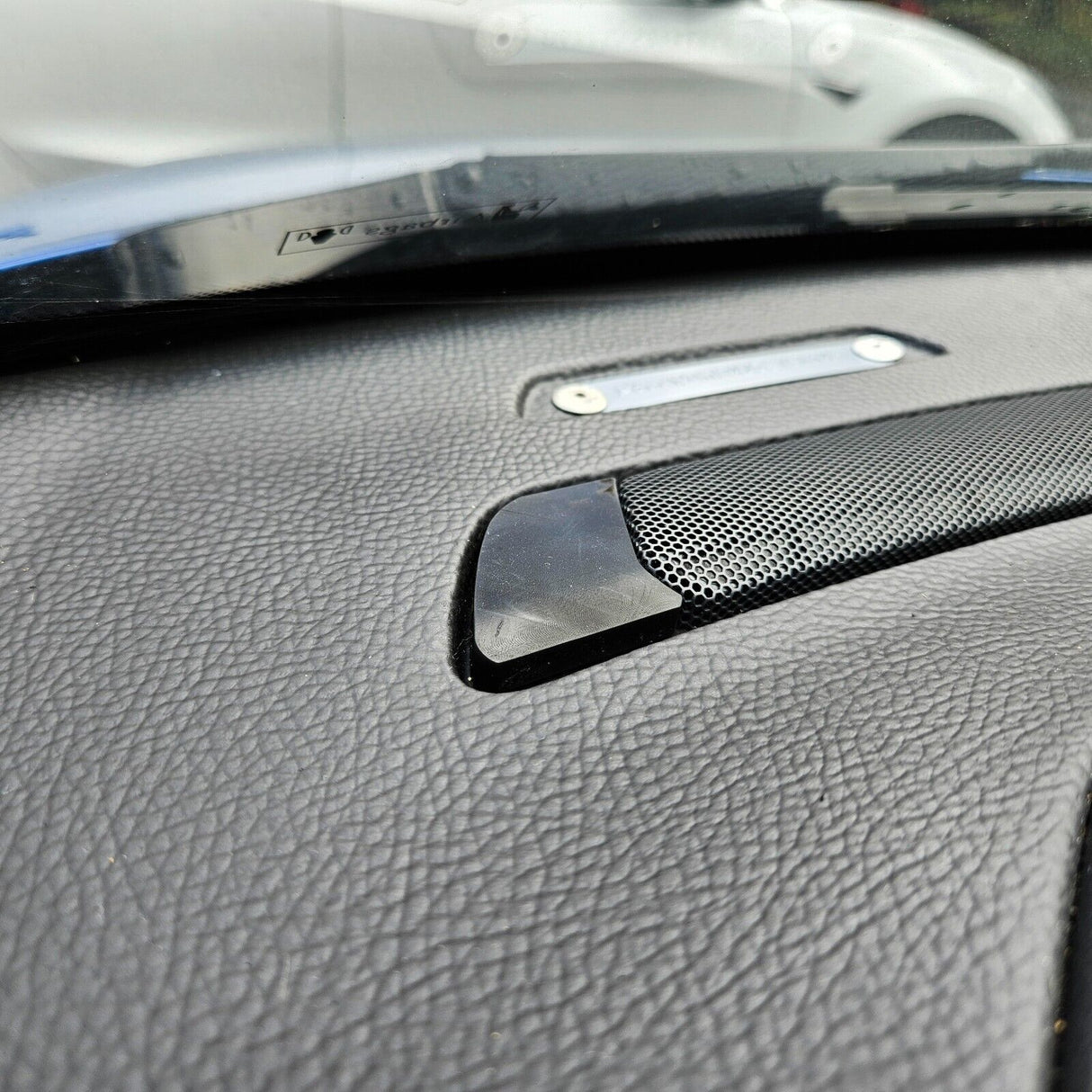 Volvo P2 V60 V70 Dashboard Vent Trim - Right