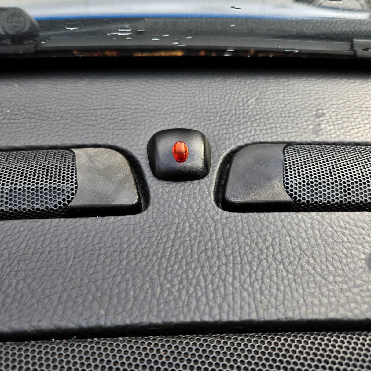 Volvo P2 V60 V70 Dashboard Vent Trim - Left